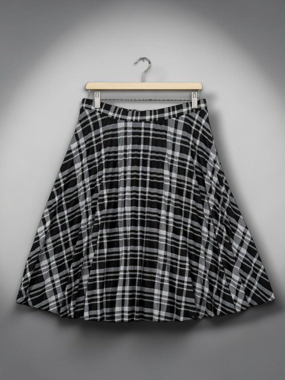 Elizabeth‎ & Nicole Black White Petite Skirt